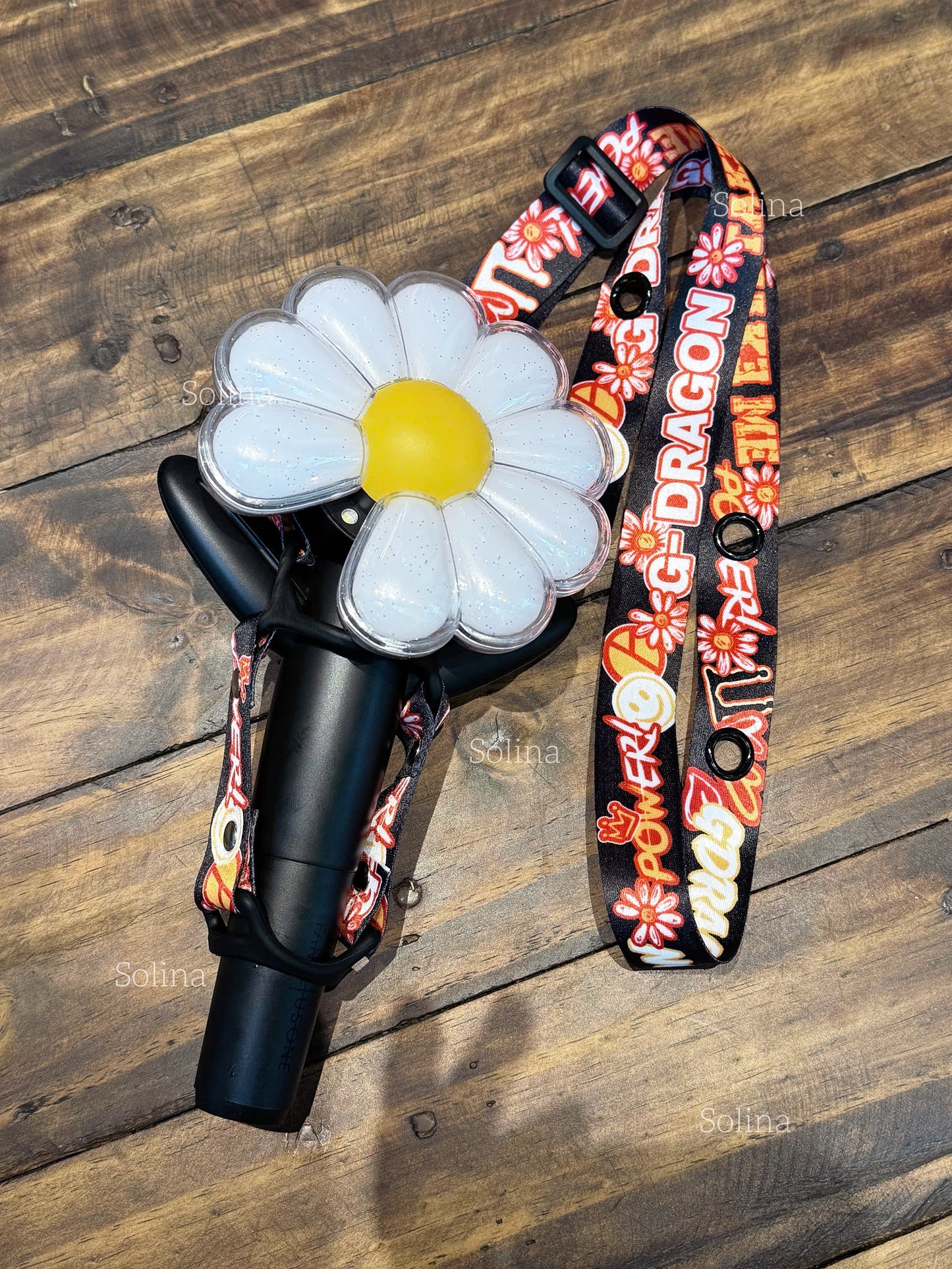 2026 World Tour – New Double-Sided Black and Red Lightstick Strap Holder – Adjustable Crossbody Strap for Concerts, K-Pop & Accessories