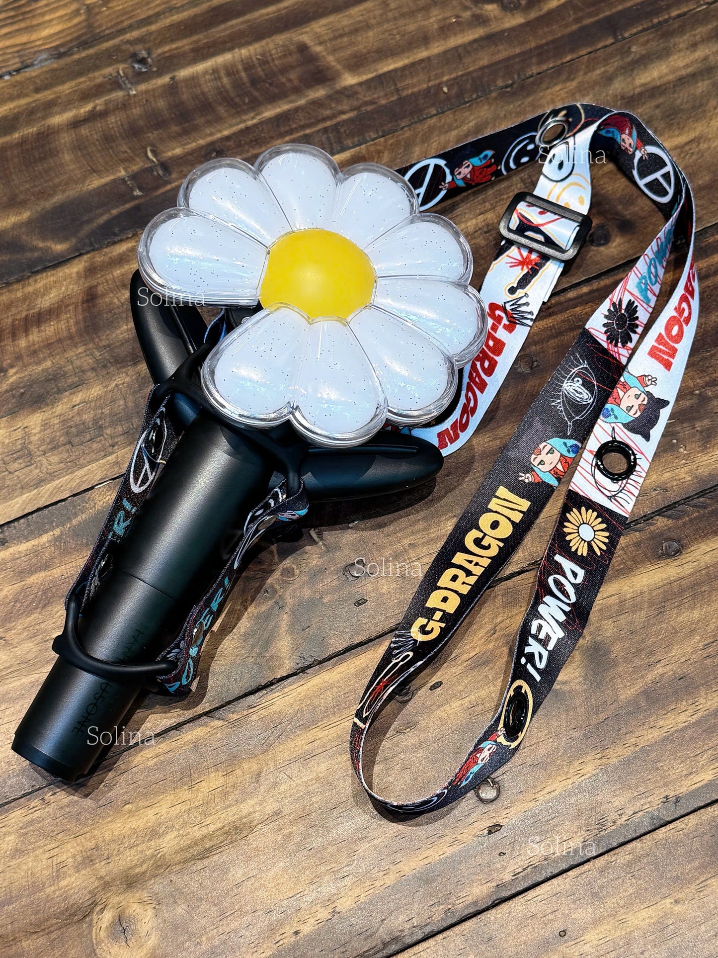 2026 World Tour – New Double-Sided Black and Red Lightstick Strap Holder – Adjustable Crossbody Strap for Concerts, K-Pop & Accessories