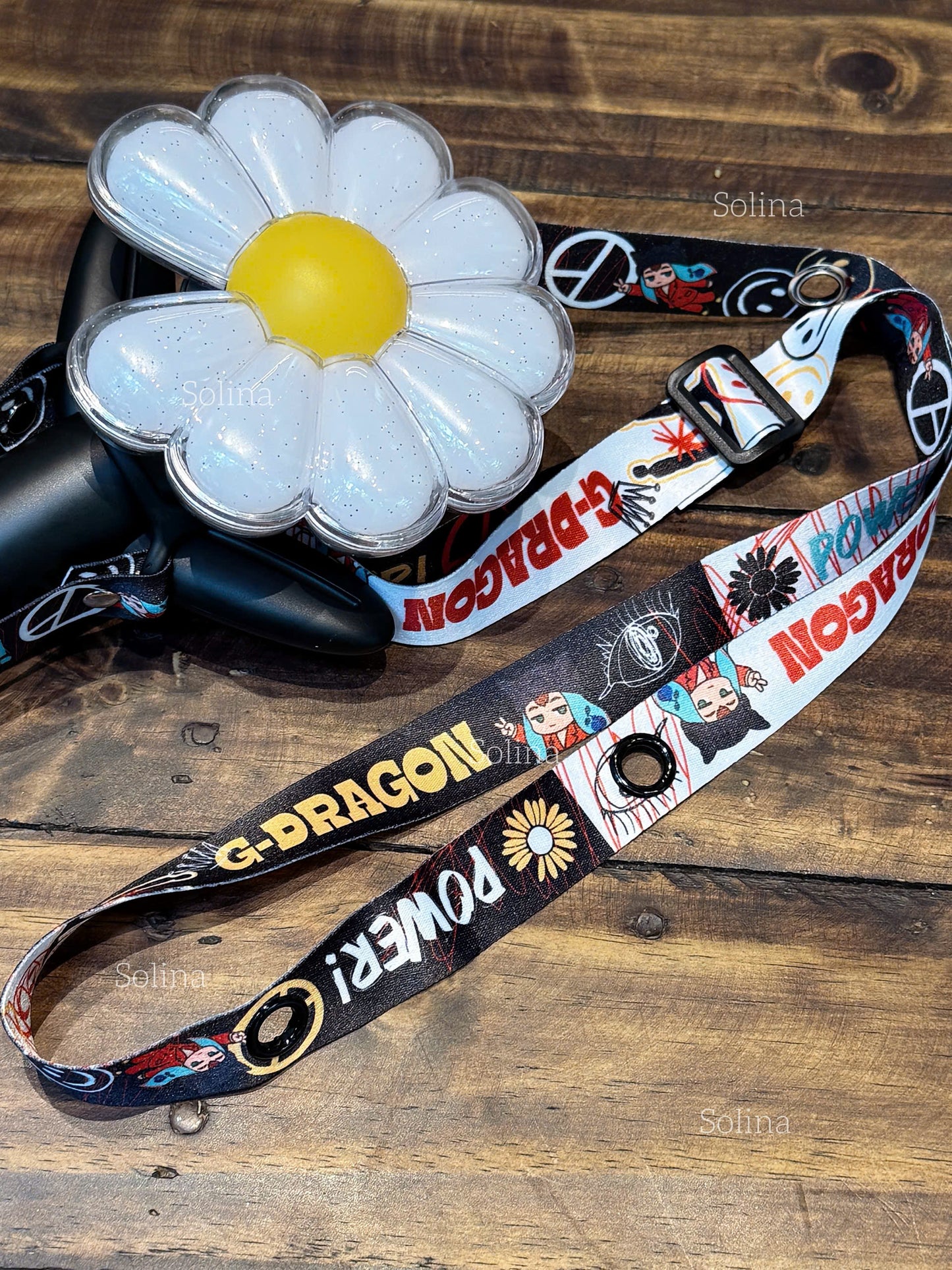 2026 World Tour – New Double-Sided Black and Red Lightstick Strap Holder – Adjustable Crossbody Strap for Concerts, K-Pop & Accessories