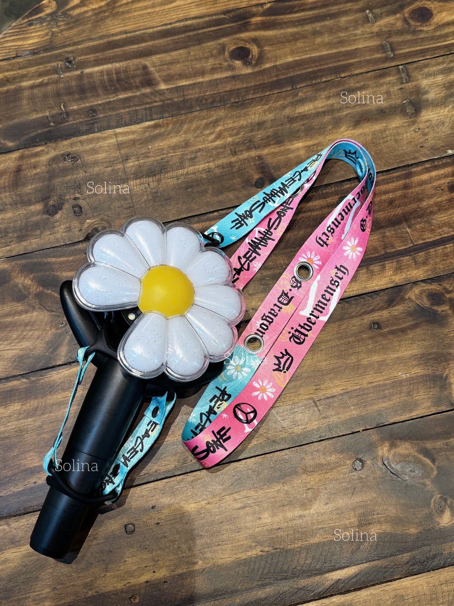 2026 World Tour – New Double-Sided Black and Red Lightstick Strap Holder – Adjustable Crossbody Strap for Concerts, K-Pop & Accessories